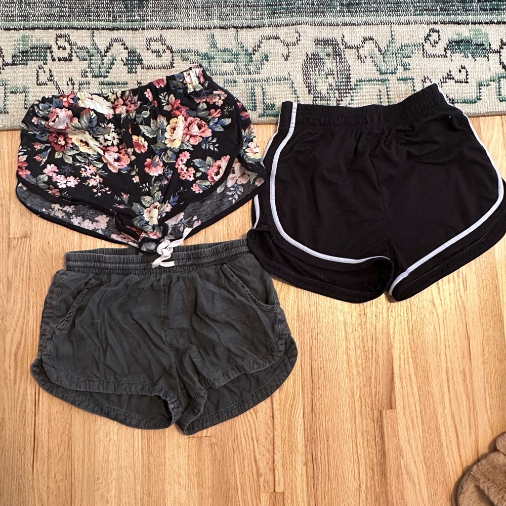 2 Shorts Set - floral and grey (black is sold)